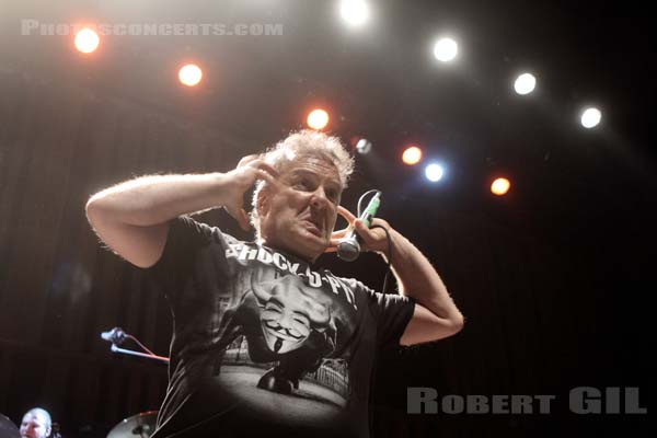 JELLO BIAFRA AND THE GUANTANAMO SCHOOL OF MEDECINE - 2014-04-23 - PARIS - CentQuatre - Salle 400 - 